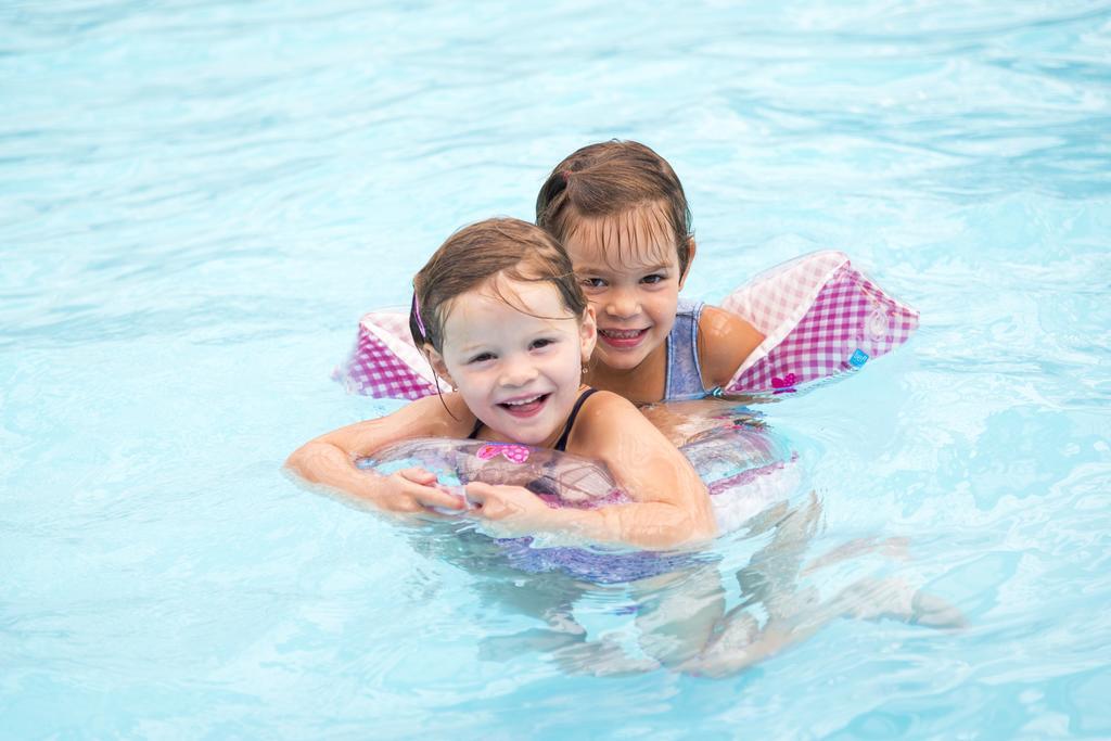 Oostappen Vakantiepark Riviera Beach 比丁赫伊曾 外观 照片