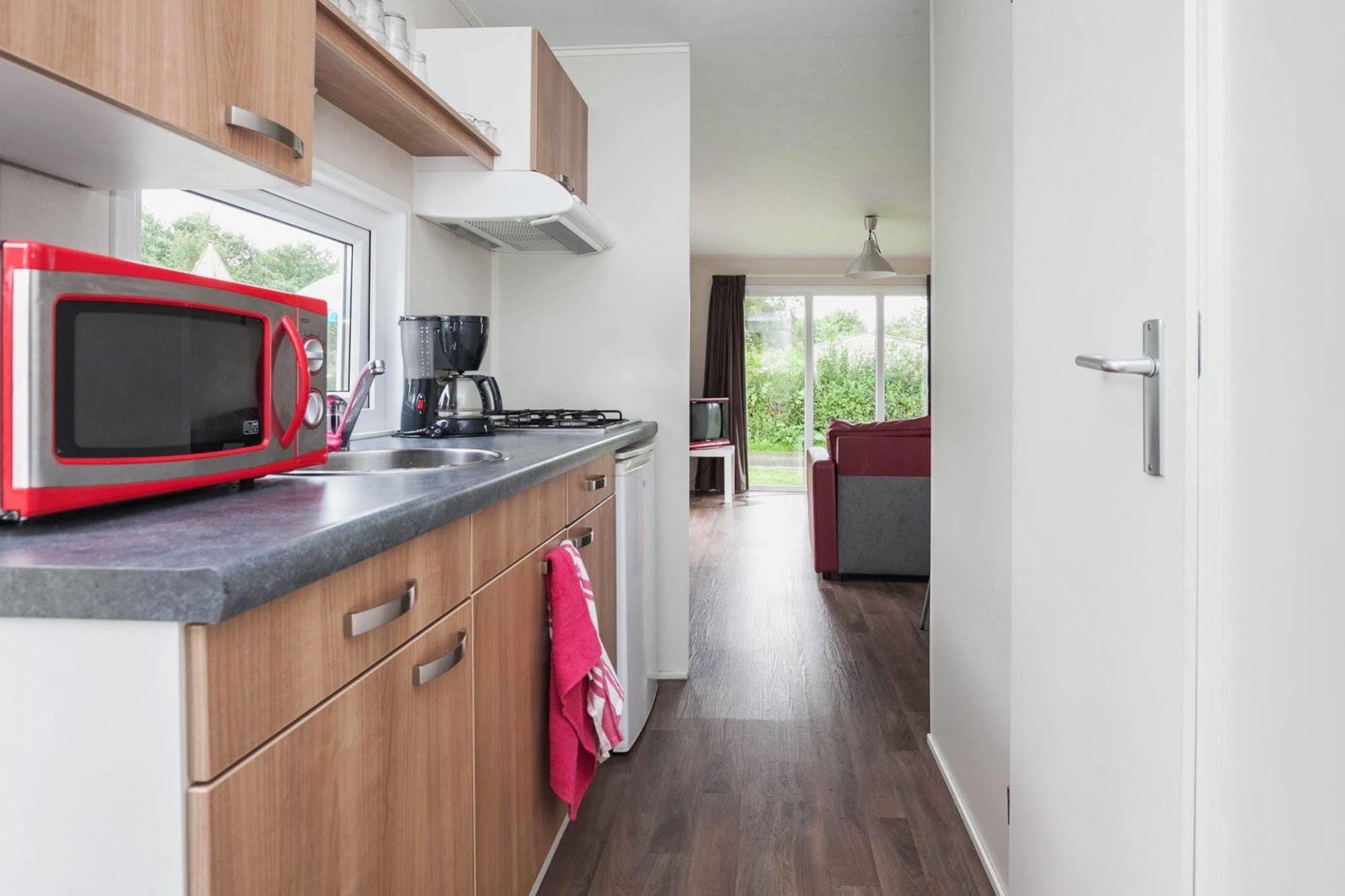 Oostappen Vakantiepark Riviera Beach 比丁赫伊曾 外观 照片