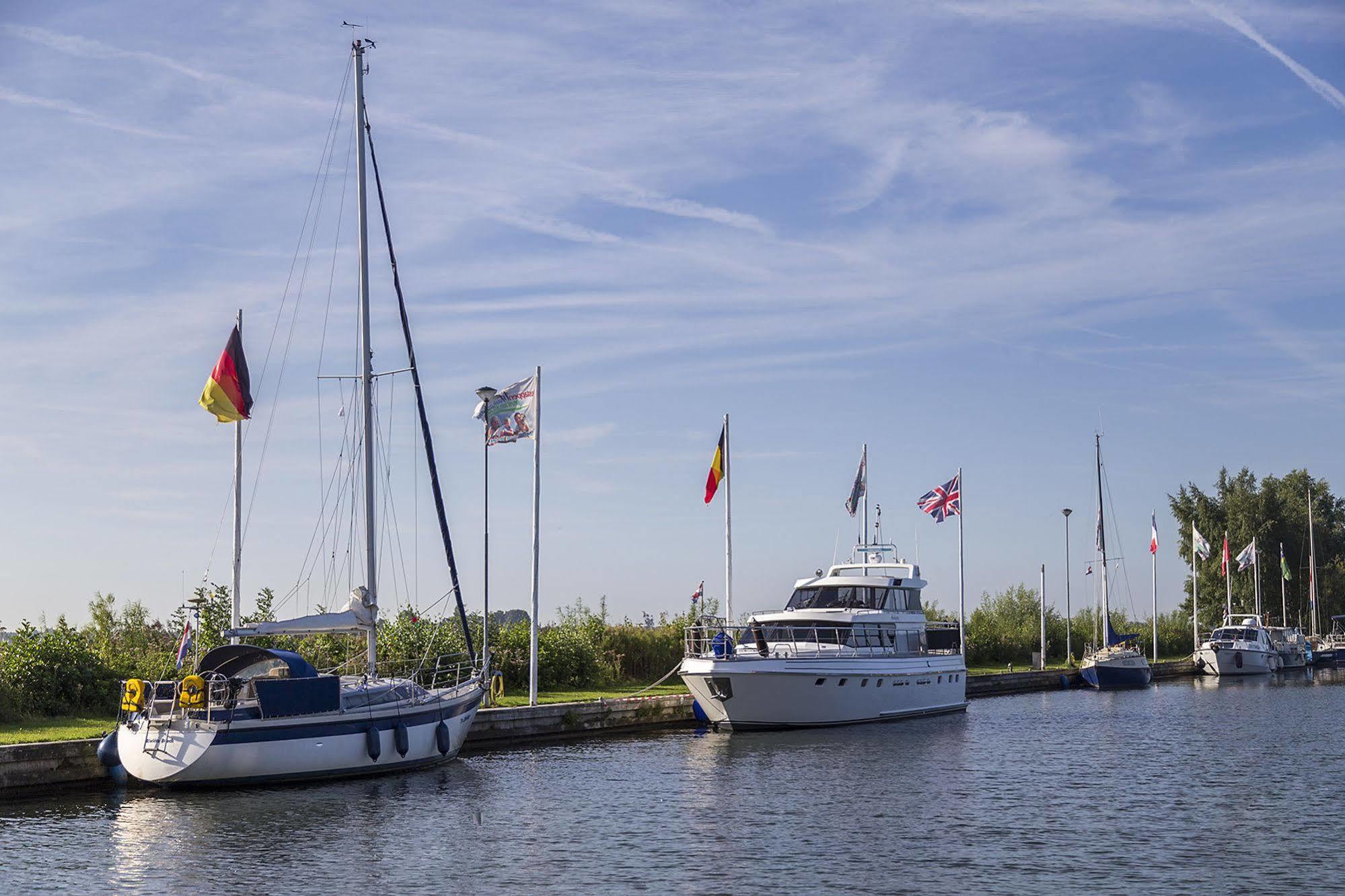 Oostappen Vakantiepark Riviera Beach 比丁赫伊曾 外观 照片